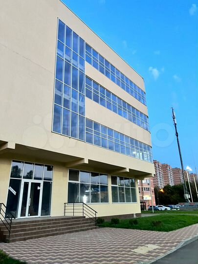 Нежилое помещение торговое офис 823.1 м²