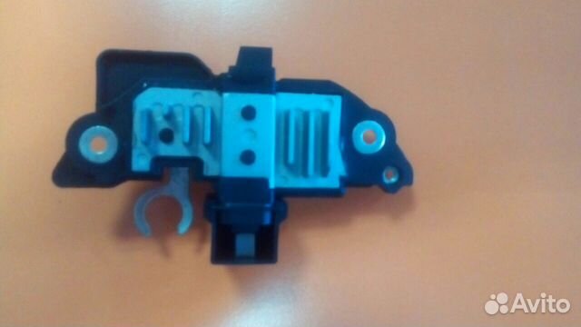 Реле регулятор генератора renault logan щетки