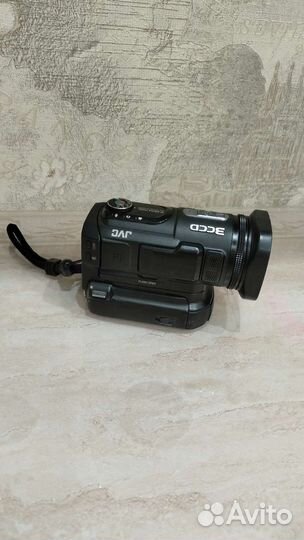 Цифровая видеокамера JVC GZ-MC500AG