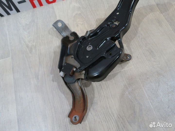 Педаль ручника Toyota Camry 50