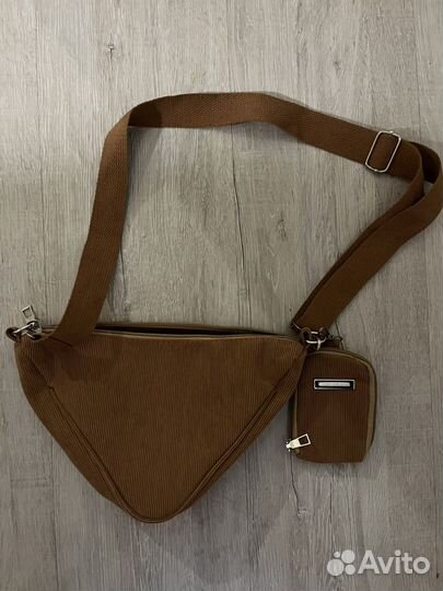 Сумка новая треугольная вельветовая