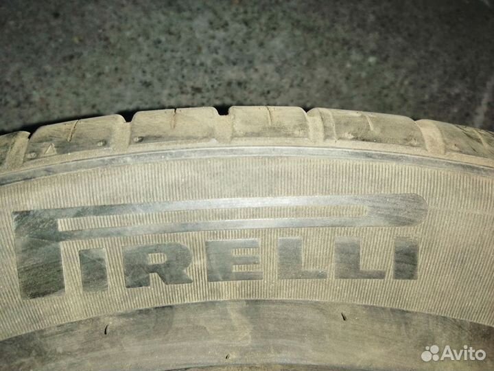 Pirelli Ice Zero 215/55 R17 V