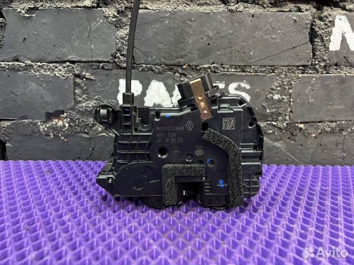 Замок двери передний правый Renault Kaptur