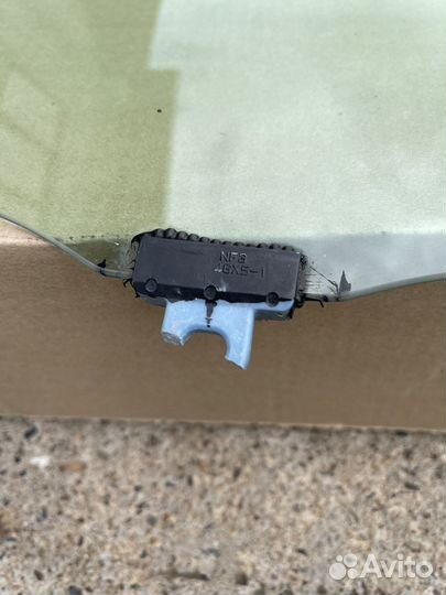 Стекло переднее левое Тойота Королла