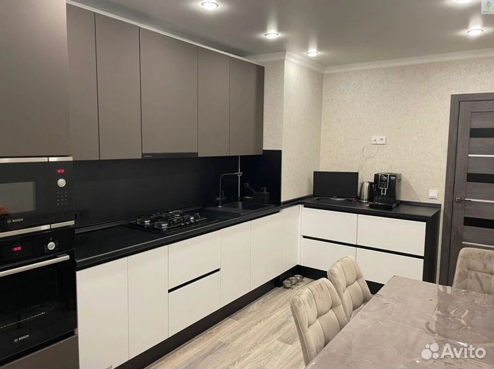 Угловой кухонный гарнитур