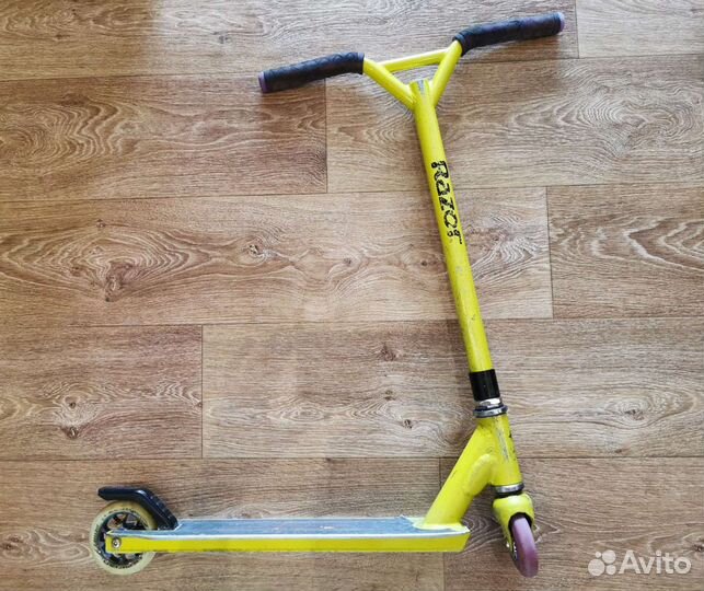 Самокат Razor Beast трюковой