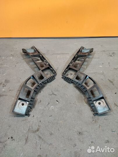 Кронштейн заднего бампера Volkswagen Tiguan 5N1