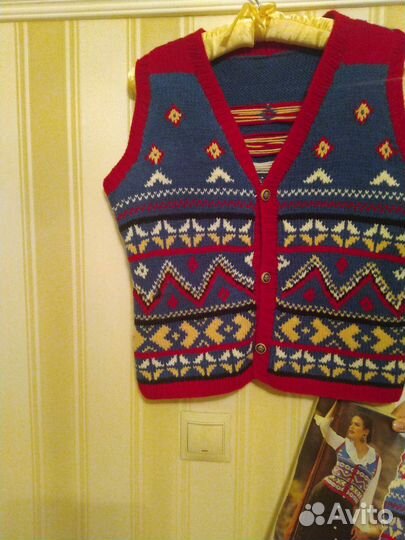 Жилет вязаный женский ручная работа