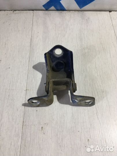Петля двери mazda 6 GG 2.0 мт седан