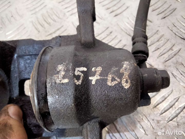 Задний правый суппорт в Kia Ceed ED