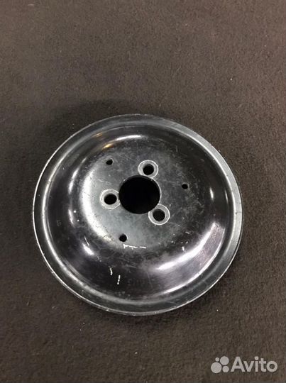 06E121031B Шкив помпы Audi