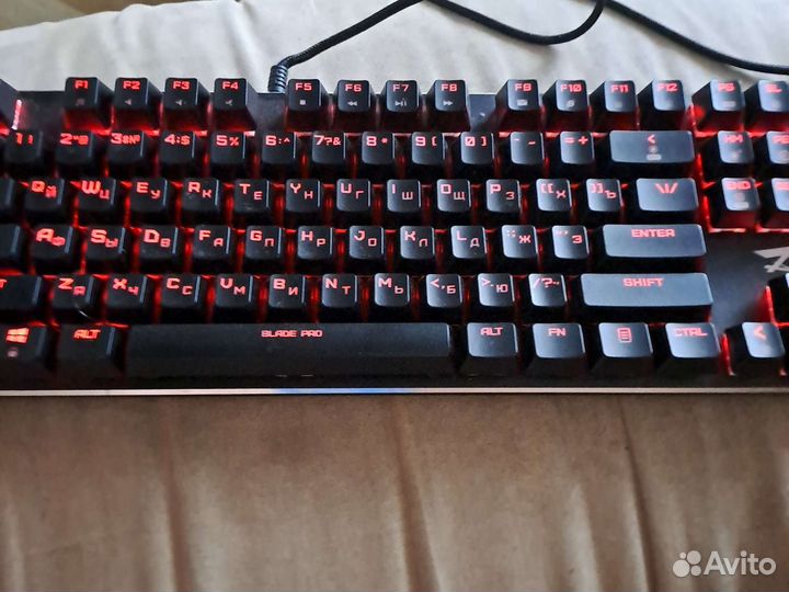 Игровая механическая клавиатура rgb