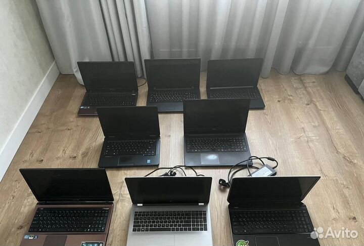 Ноутбуки с витрин и закрытых офисов