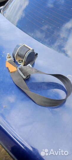 Передний левый ремень безопасности Ауди 100 С3