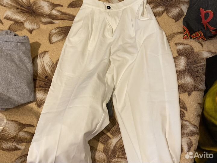 Брюки белые