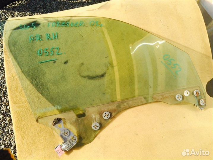 Стекло переднее правое Subaru Forester SG5 EJ20