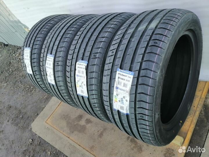 Triangle EffeXSport TH202 285/45 R19 111Y