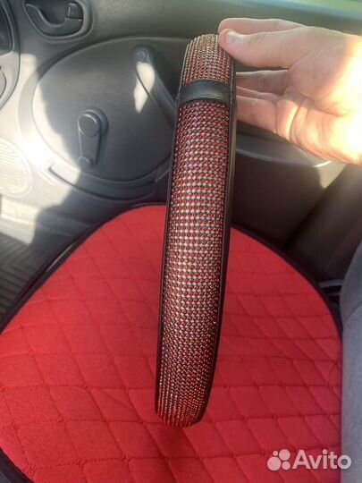 Кожаная оплетка на руль со стразами