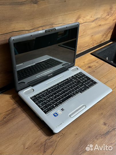 Ноутбук toshiba satellite L550-179