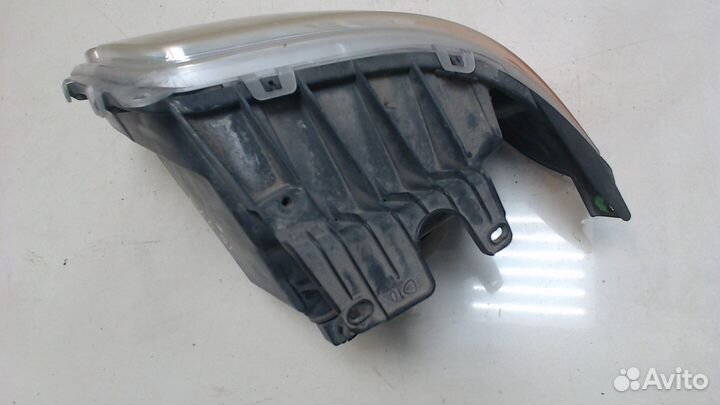 Фара (передняя) Dodge Nitro, 2007