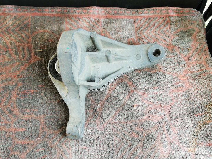 Кронштейн кпп Форд Фокус 2