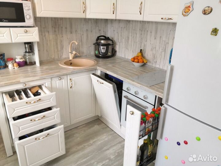 Кухня угловая. Цена за всю кухню ксп:15108