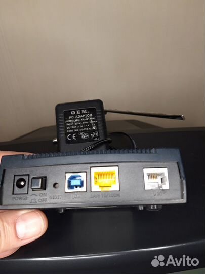 Продам маршрутизаторZyxel P-600