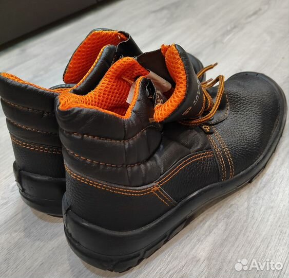 Спецобувь с железным носом