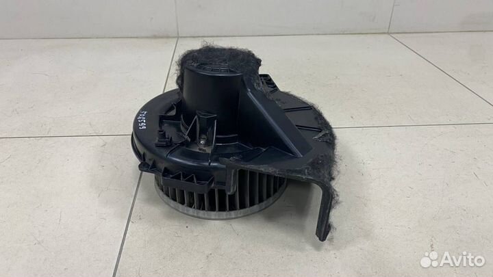 Моторчик отопителя Skoda Rapid 2012-2020