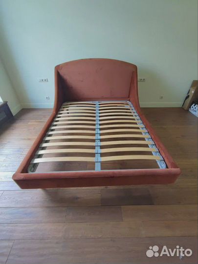 Дизайнерская кровать двуспальная