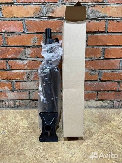 2 Стойки для студийных мониторов (новые, много)