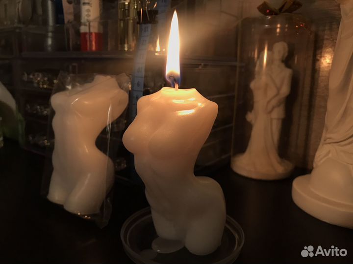 Свеча женское тело