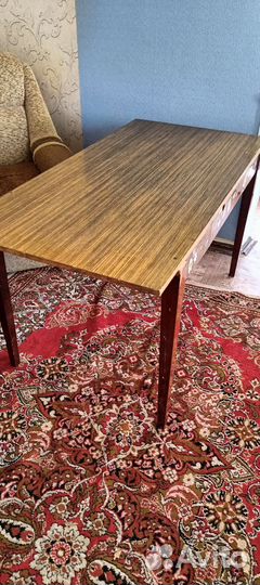 Кухонный стол