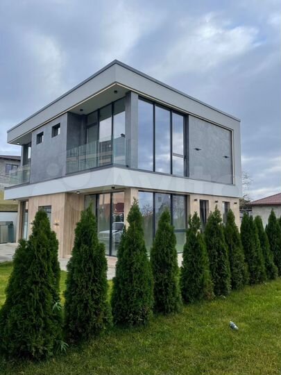 Коттедж 220 м² на участке 8 сот.