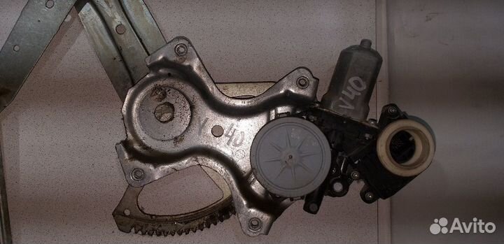 Стеклоподъемник задний правый Toyota camry v40