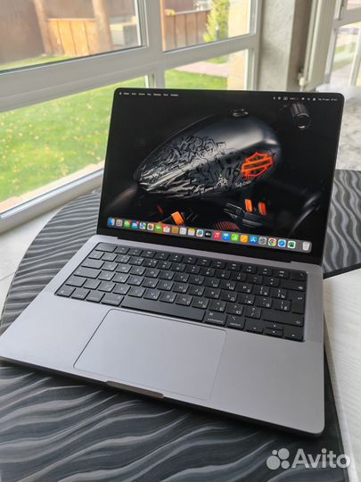 Apple macbook pro 14 m2