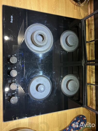 Подаю плиту газовую