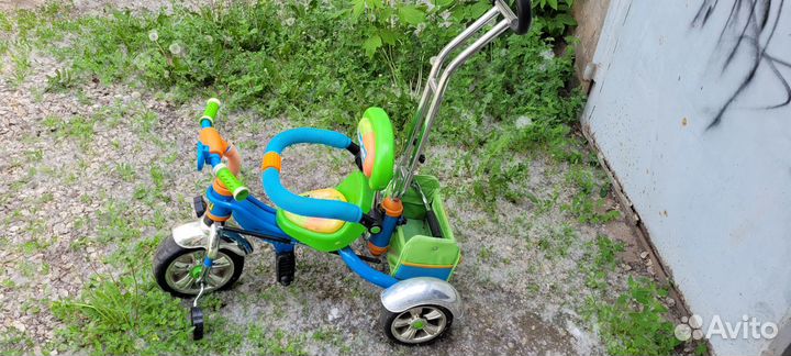 Детский велосипед трехколесный с ручкой