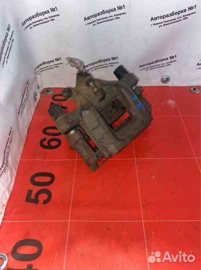 Суппорт задний левый Mercedes-Benz C-Class W204