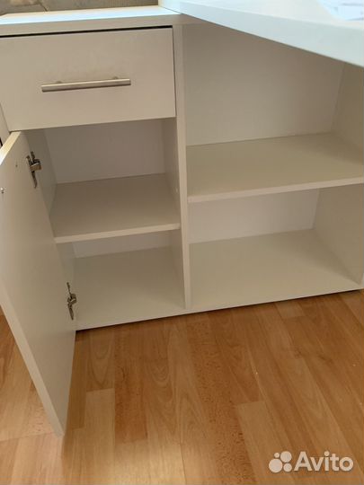 Письменный стол