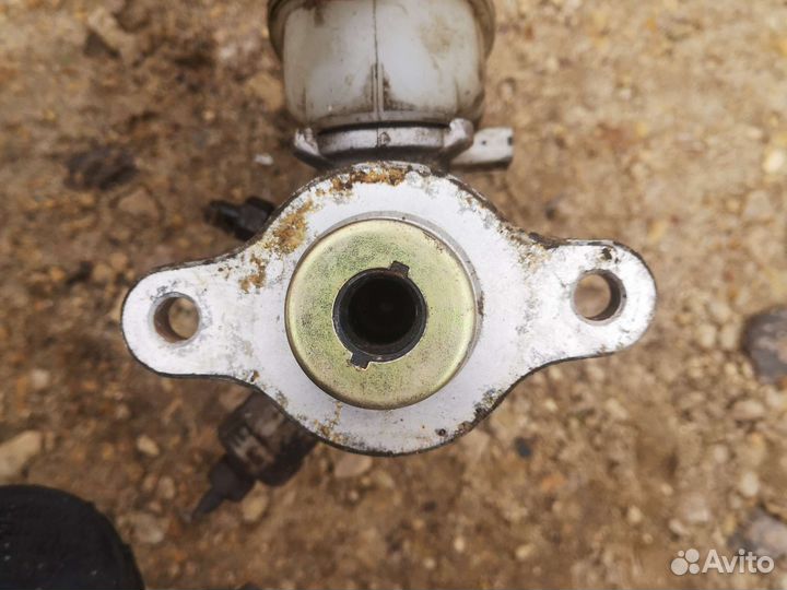 Главный тормозной цилиндр Almera N16