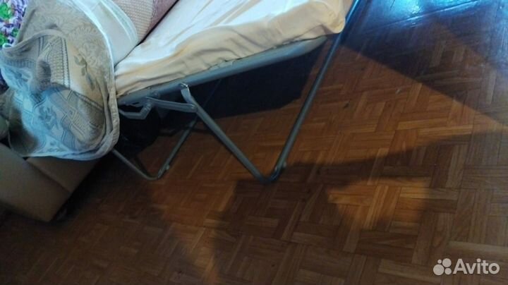 Кожаный диван бу