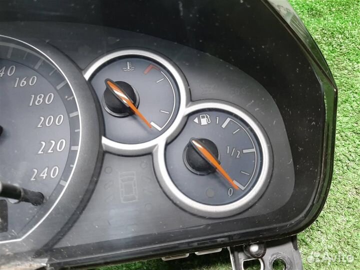 Приборная панель Mitsubishi Grandis 2008