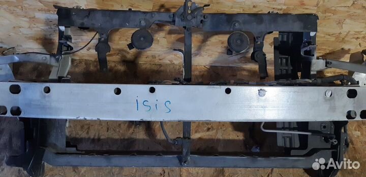 Рамка радиатора Toyota Isis (XM10) I рестайлинг (2