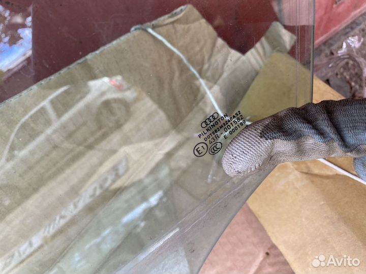 Боковое стекло audi a4 b8