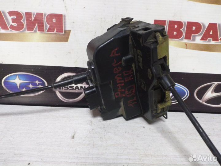 Замок двери задний правый Nissan Primera P12