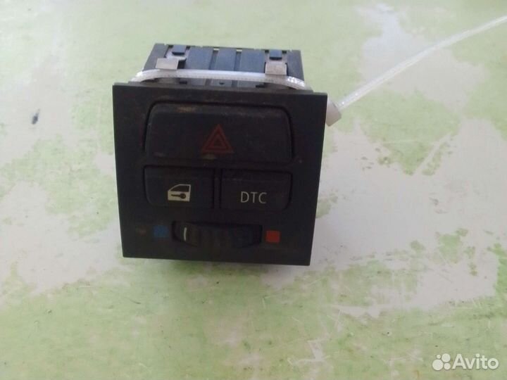 Кнопка аварийной сигнализации BMW 3 series E90