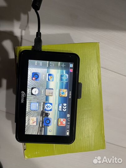 Навигатор Navitel и встроенным видеорегистратором