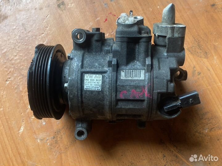 Компрессор кондиционера vag 5no820803F