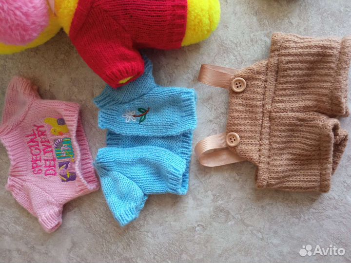 Утка Лалафан с одеждой